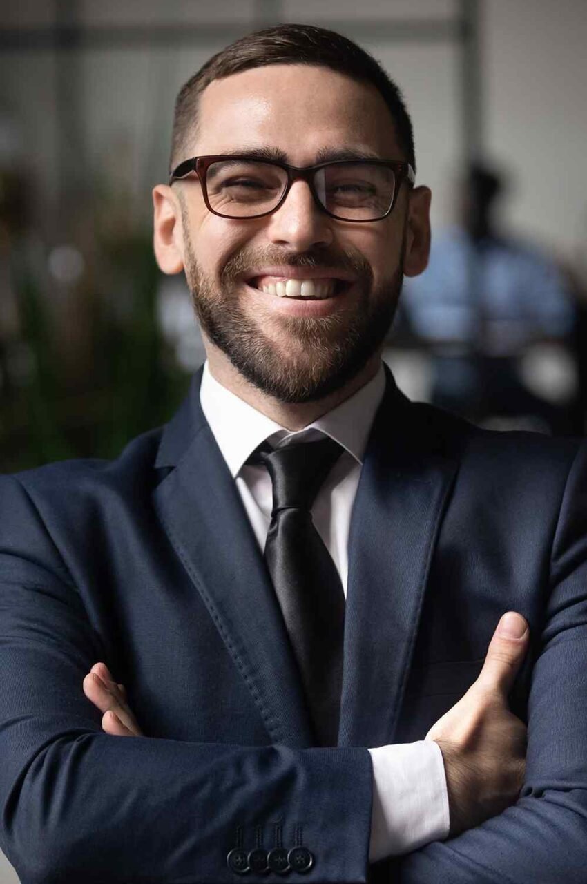 https://bell-amsonintegratedservices.com/wp-content/uploads/2020/08/team_05-850x1280.jpg